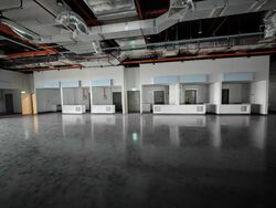 Suites 123 (D8), Retail #571646291